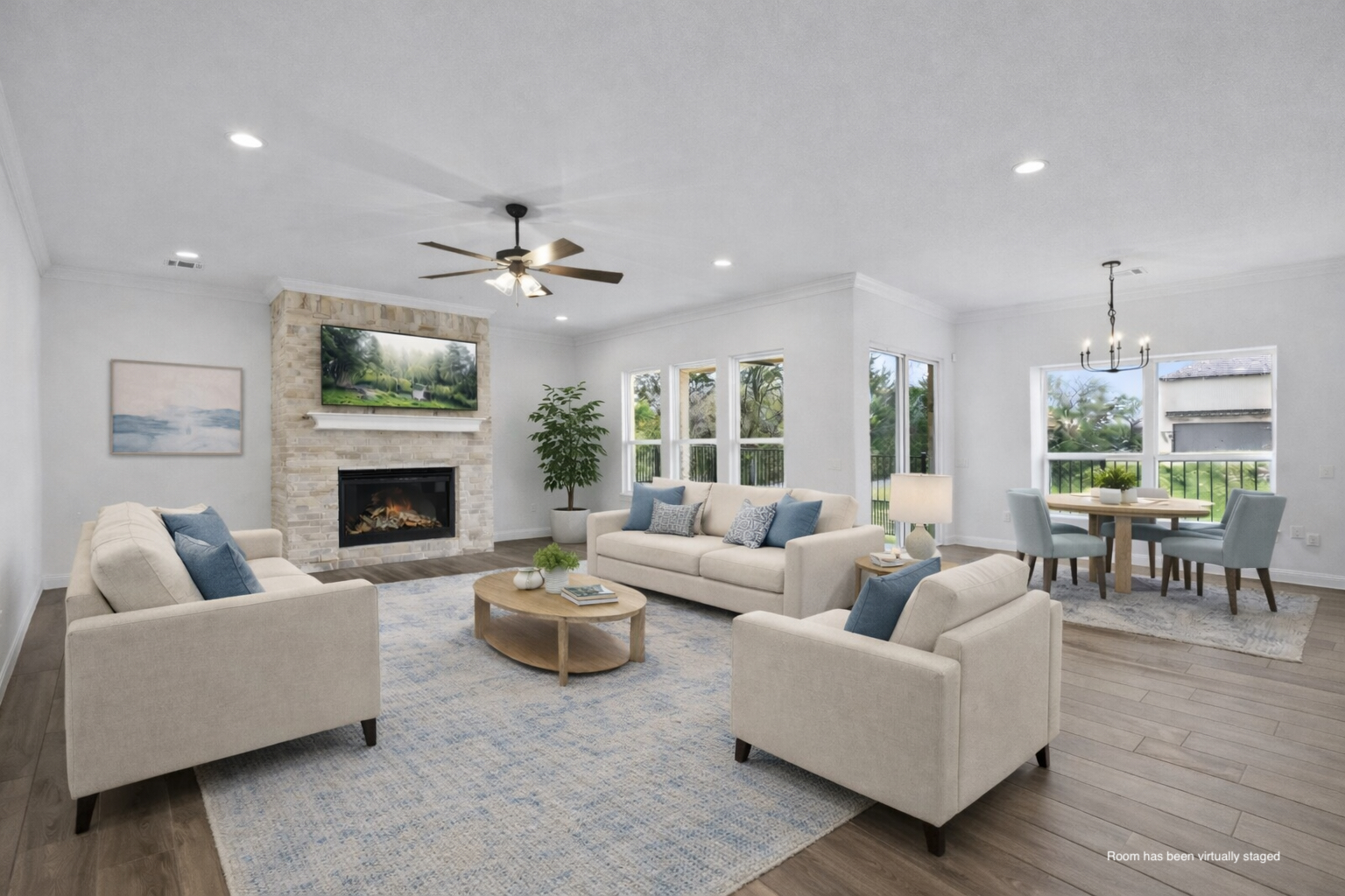 1645 – Family Room (VS) – Final